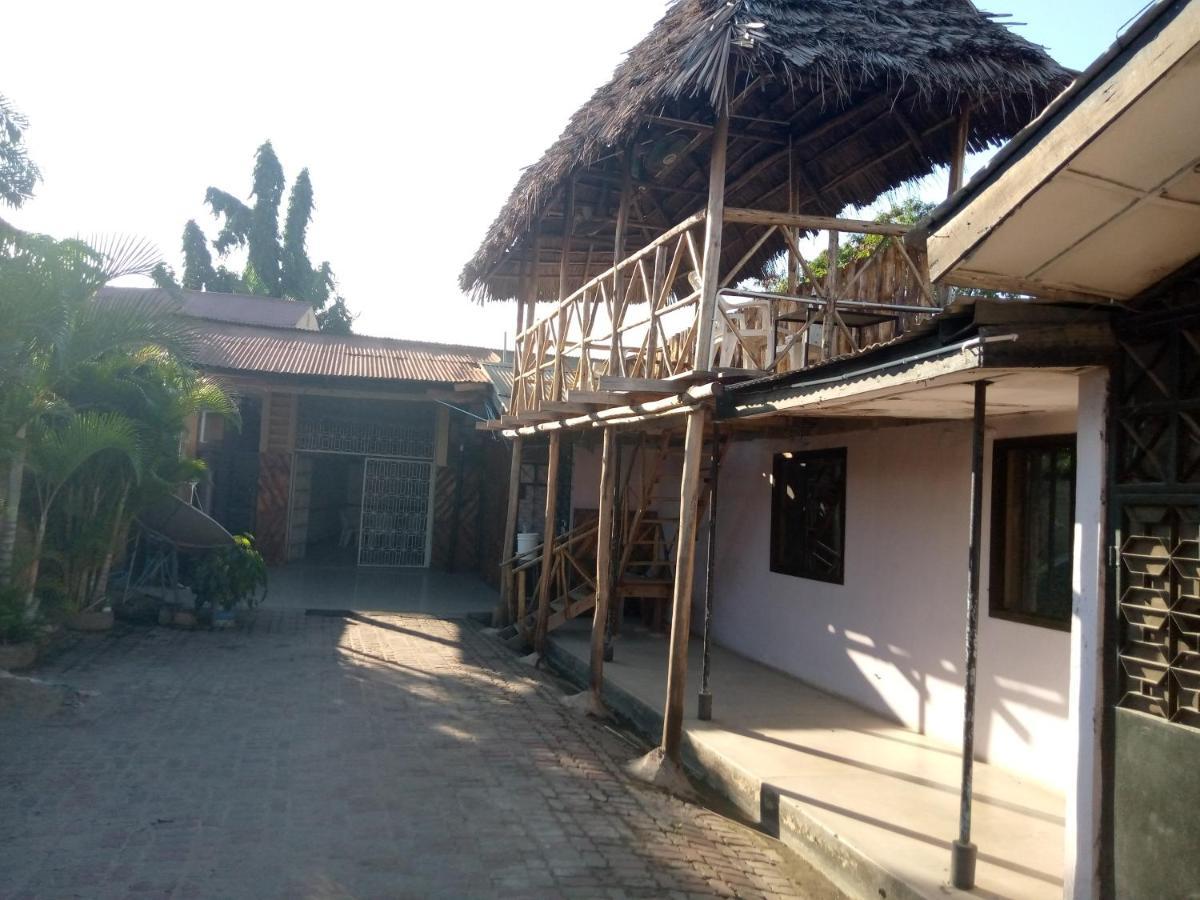 Kicec Bar And Guest House Airport Dar es Salaam Eksteriør billede