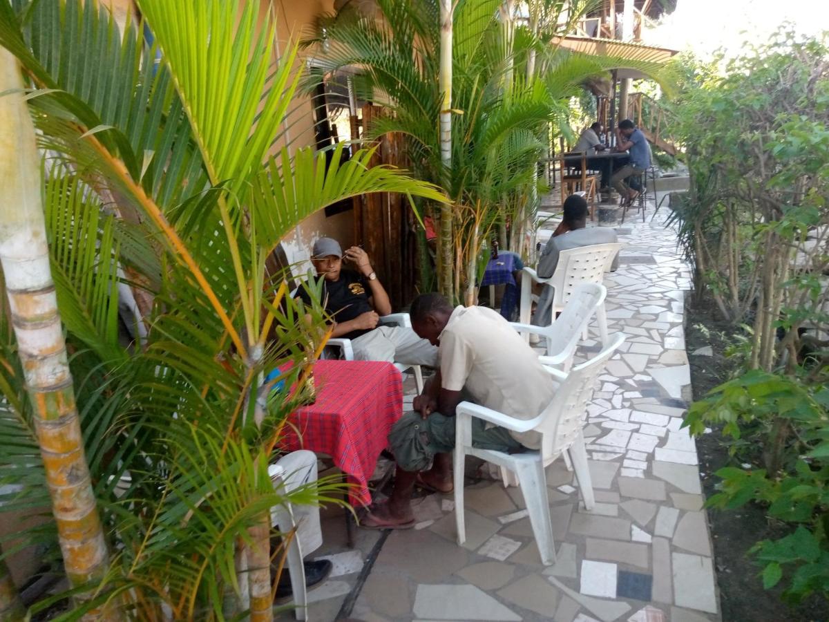 Kicec Bar And Guest House Airport Dar es Salaam Eksteriør billede