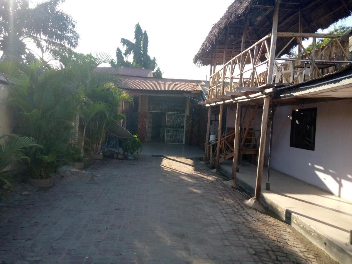Kicec Bar And Guest House Airport Dar es Salaam Eksteriør billede