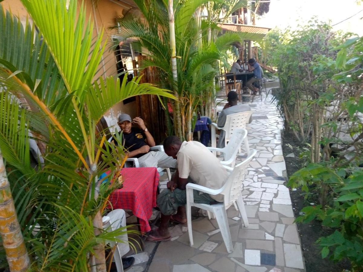 Kicec Bar And Guest House Airport Dar es Salaam Eksteriør billede