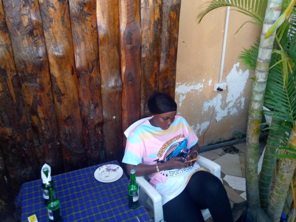 Kicec Bar And Guest House Airport Dar es Salaam Eksteriør billede